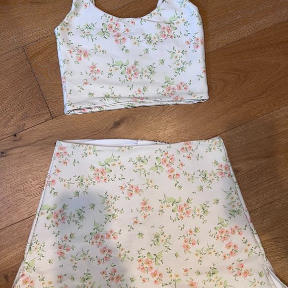 Skatie Paige Crop and matching Naomi Skort SET - Picture 8 of 14